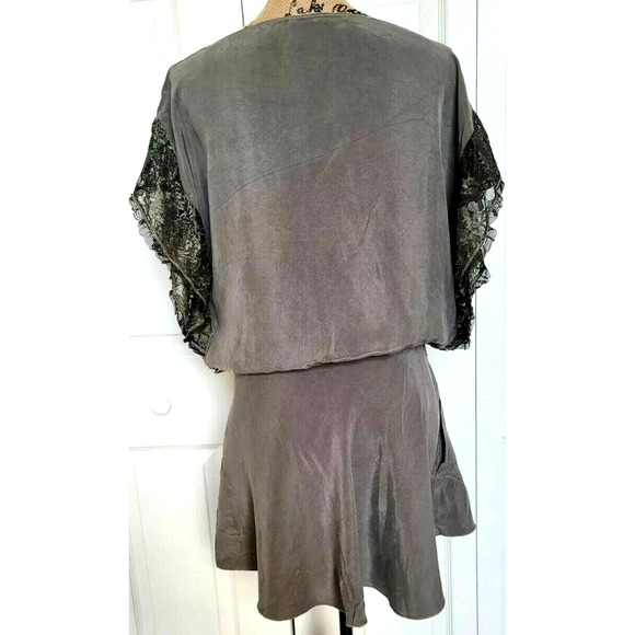 Miss Ferriday Dress Green Butterfly Sleeve Lace - Picture 6 of 9